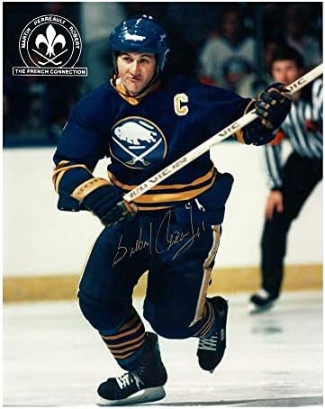 Gilbert Perrealt potpisan bivolo sablja 8 x 10 fotografija - 70542 - autogramirane NHL fotografije